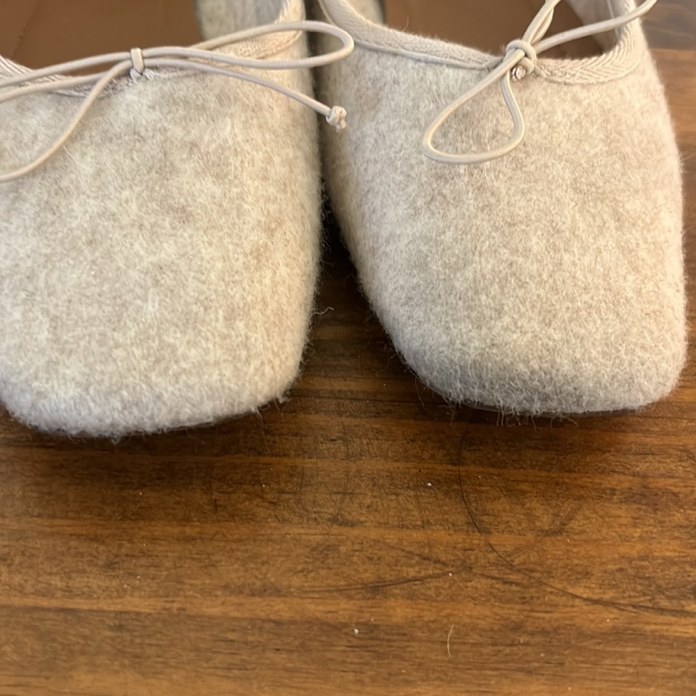 Zara Soft Beige Ballet Flats with Bow Detail - Picture 5 of 5